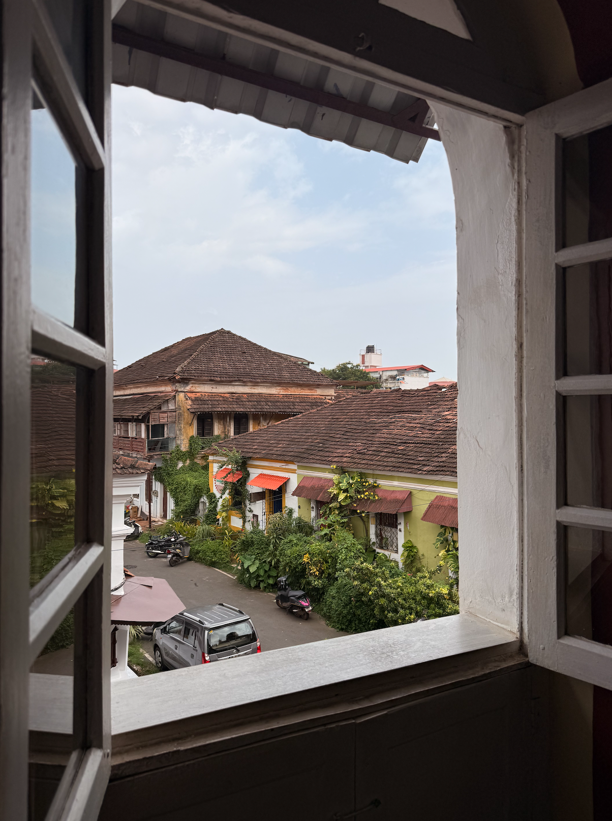 ON RENTING A HOUSE IN GOA