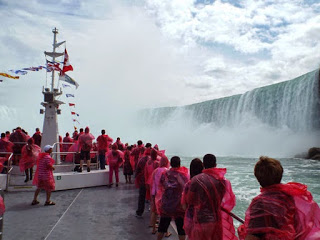 Boat Niagra falls