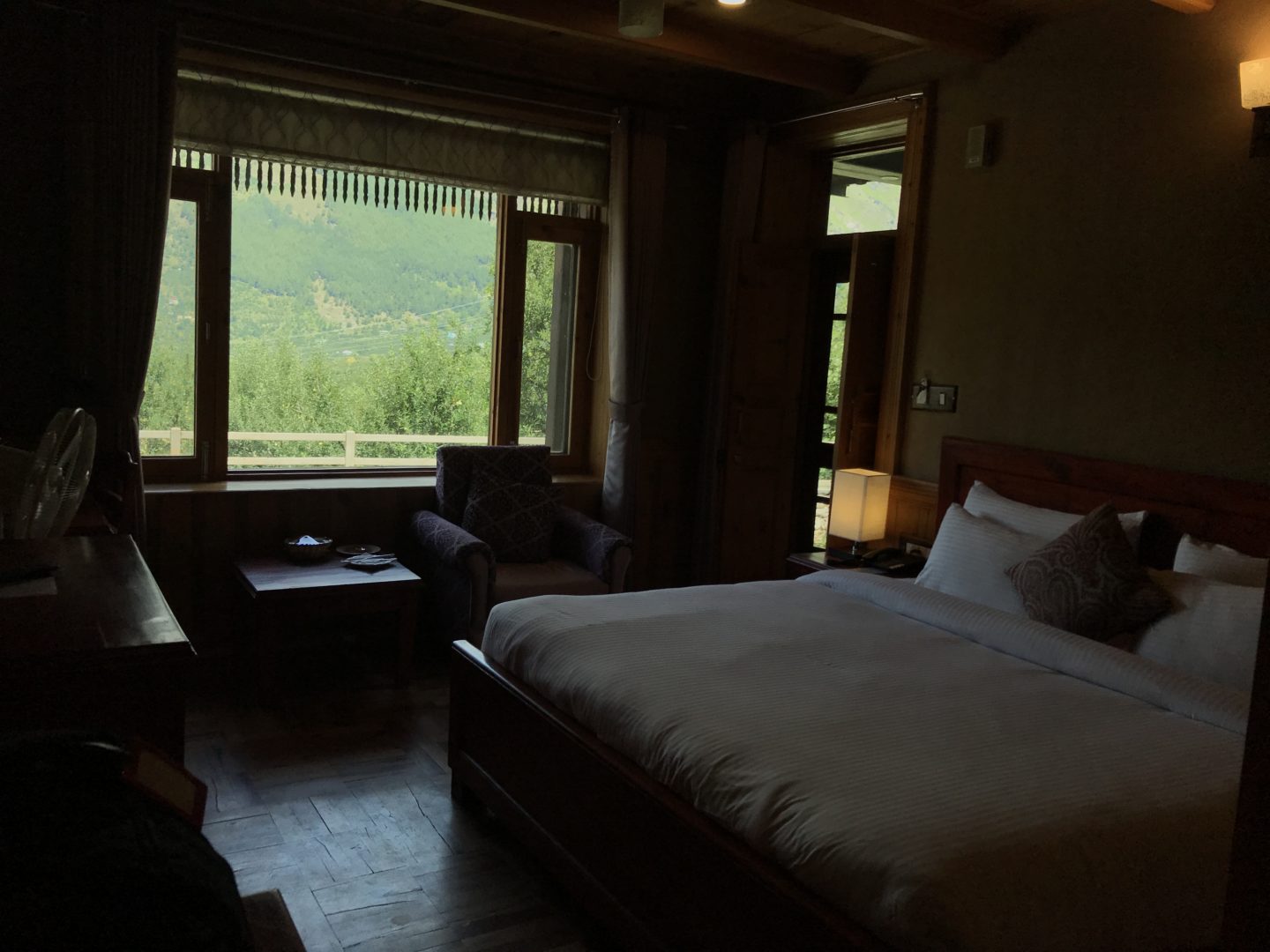 budget accommodation manali