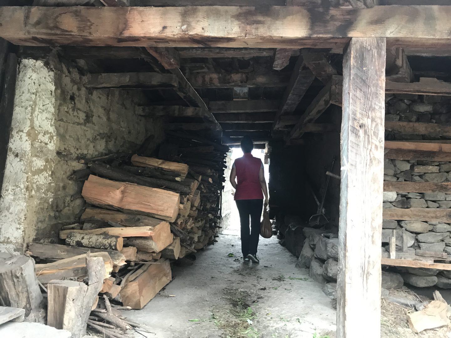 tunnel under houses in pulga