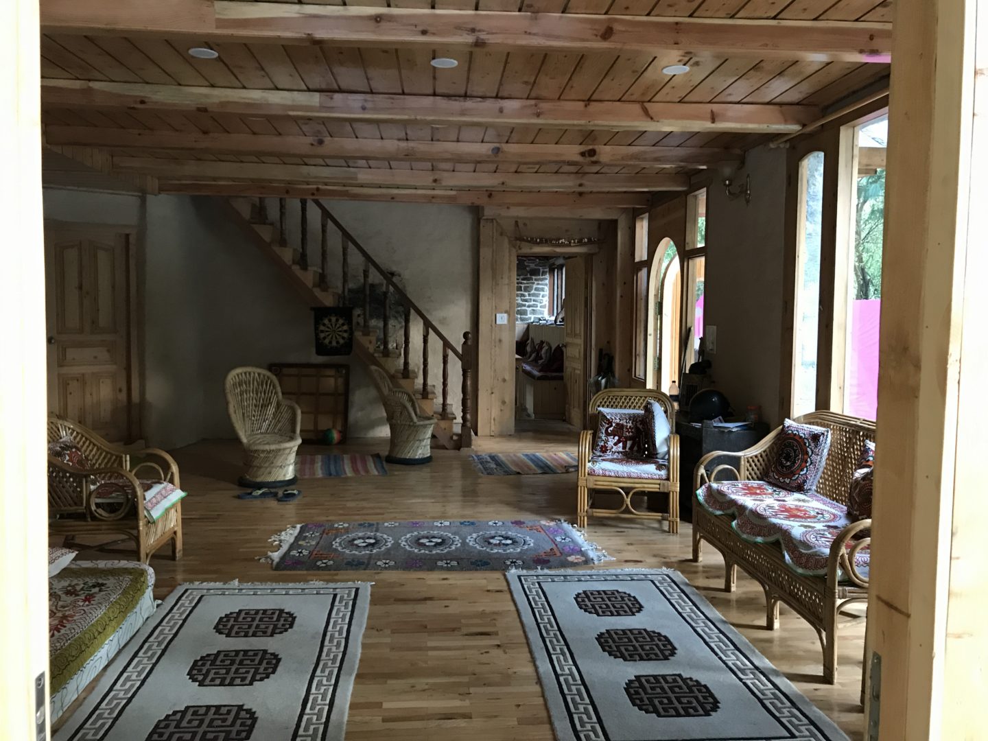 airbnb in tirthan valley