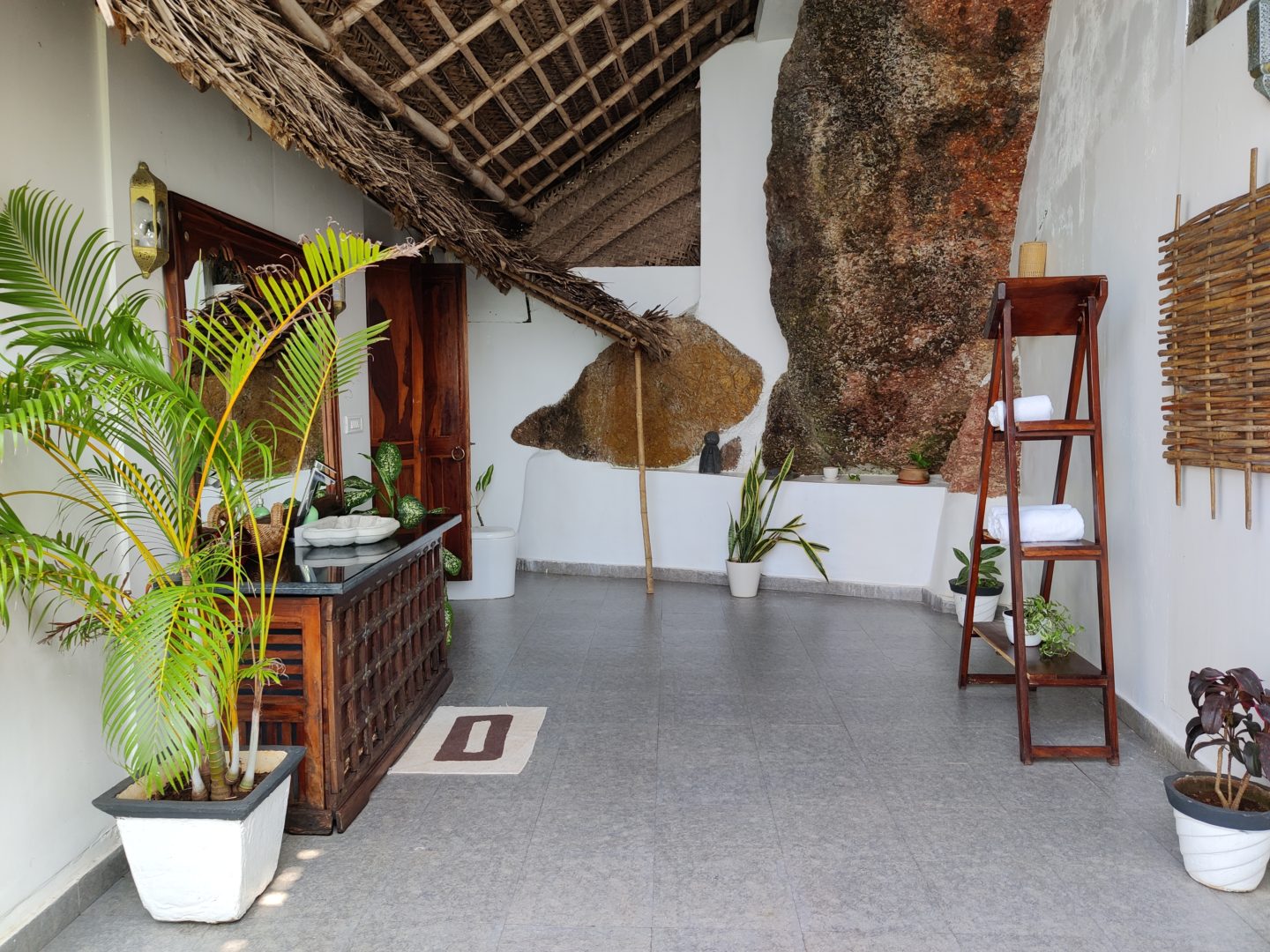 rustic bathroom cape goa