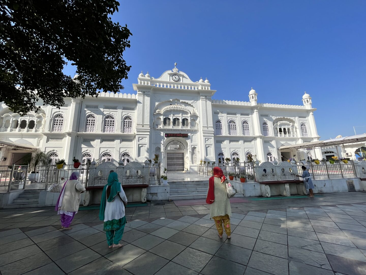 Planning a trip to Anandpur Sahib? This will help!