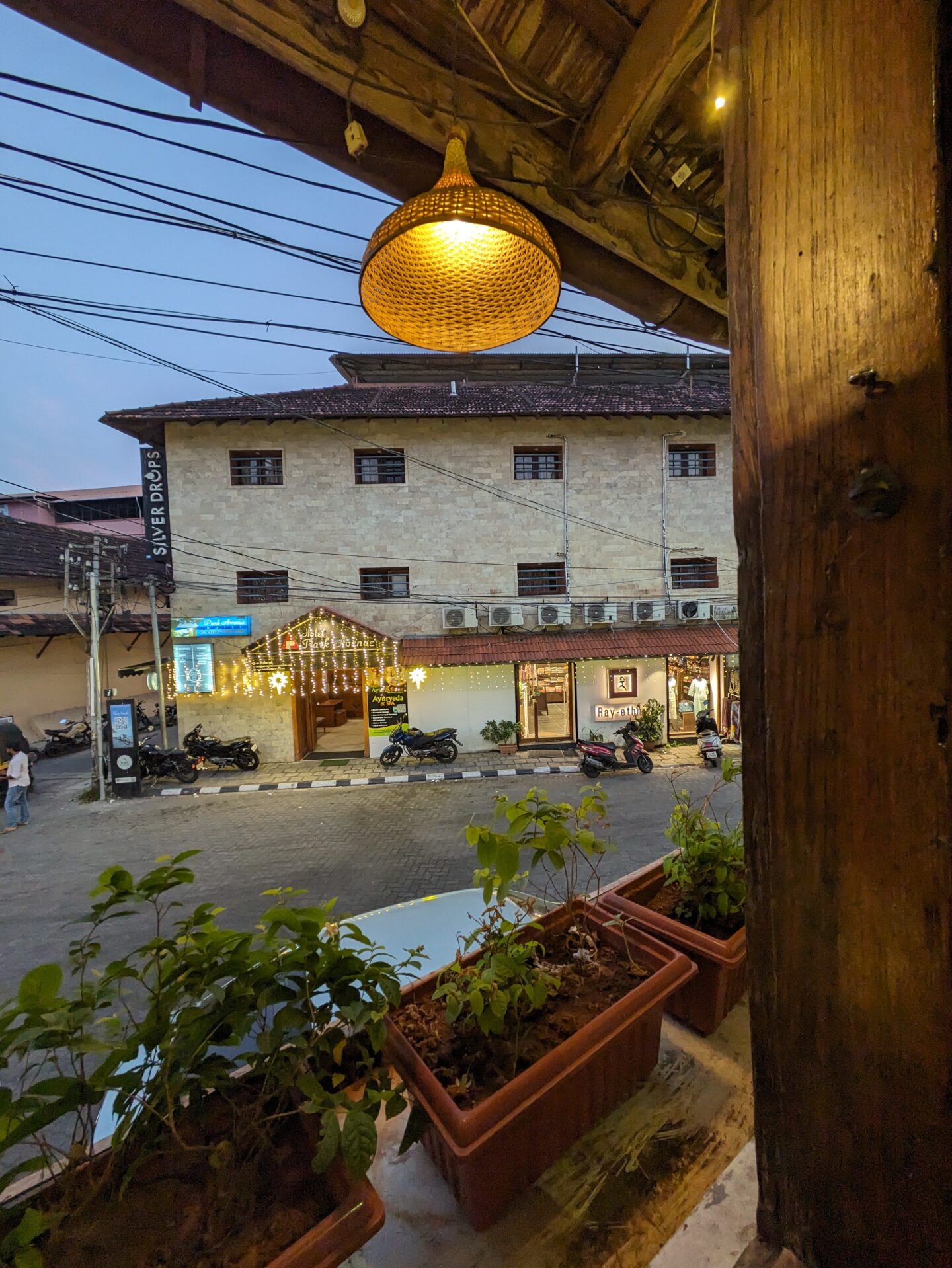 loafers-corner-cafe-fort-kochi