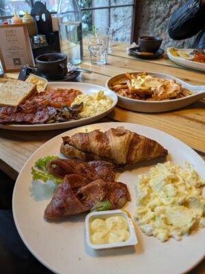 ama cafe dehradun
