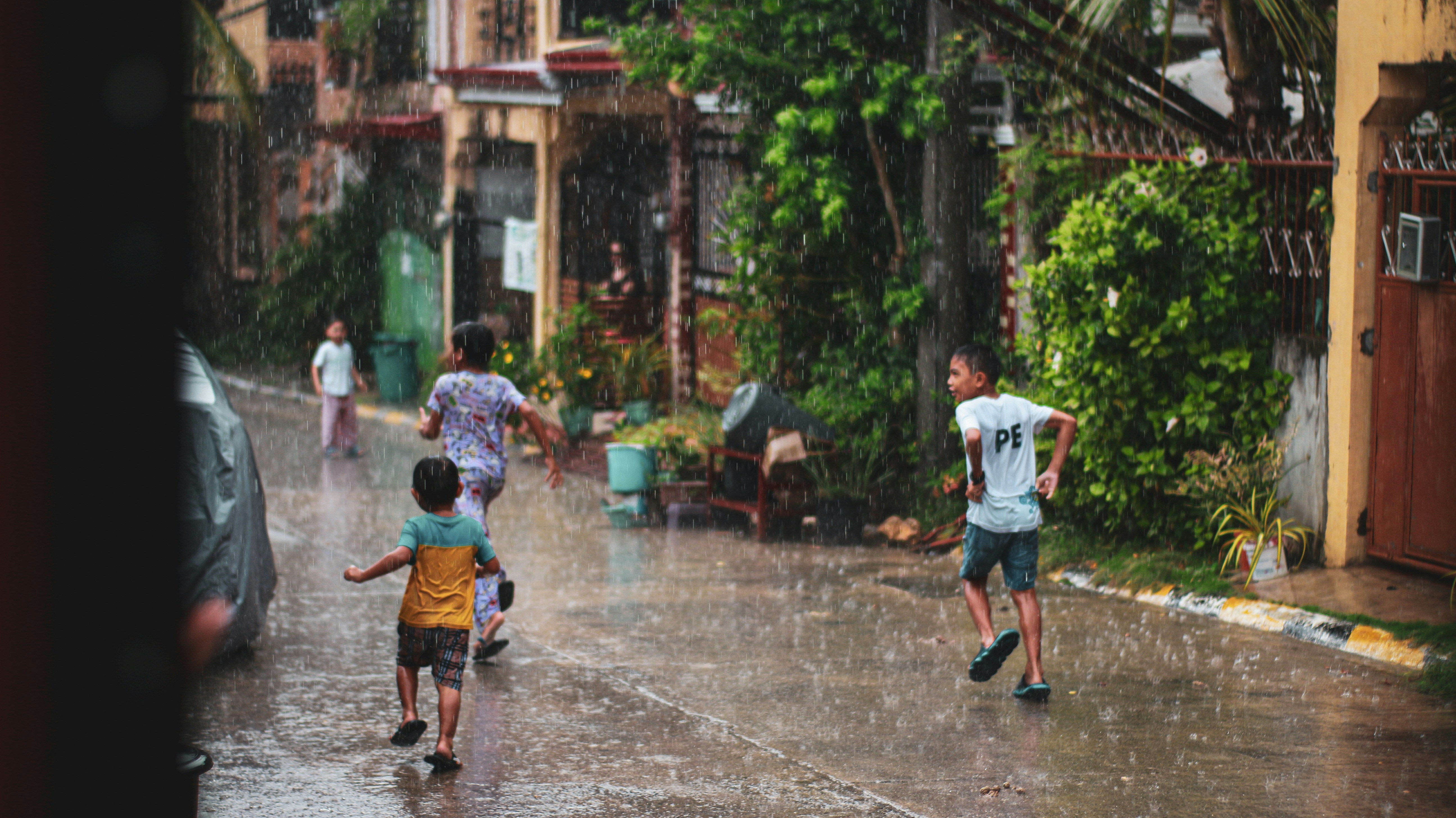 save money travel in goa